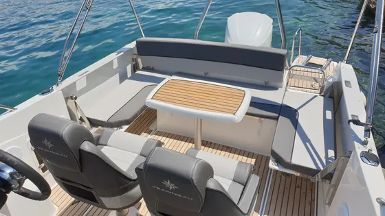 Jeanneau Cap Camarat 755 Series II