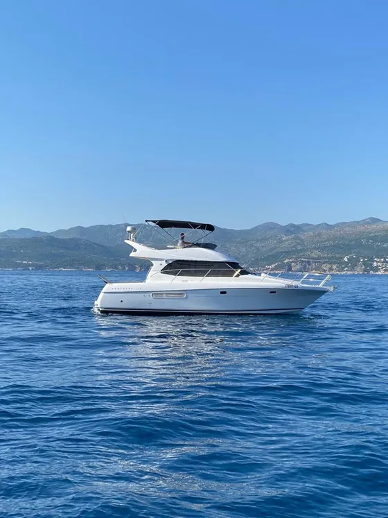 Prestige 36 Fly