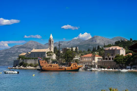 Private Boat Tour Dubrovnik: Elaphiti Islands & Blue Cave Speedboat