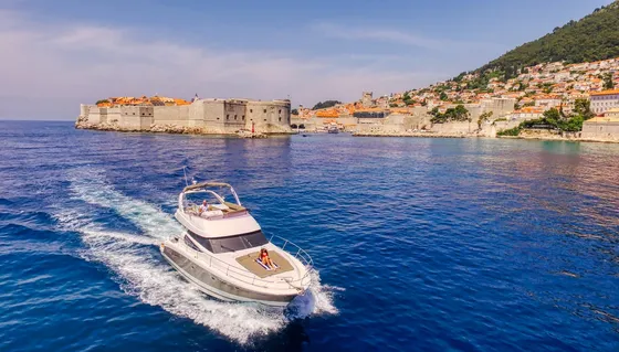 private yacht jeanneau prestige 440 fly image 3