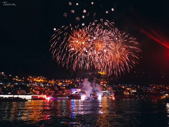 fireworks_dubrovnik_summer_festival.jpg