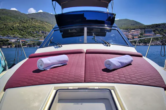 ferretti_43_fly_charter_Dubrovnik_011.jpg