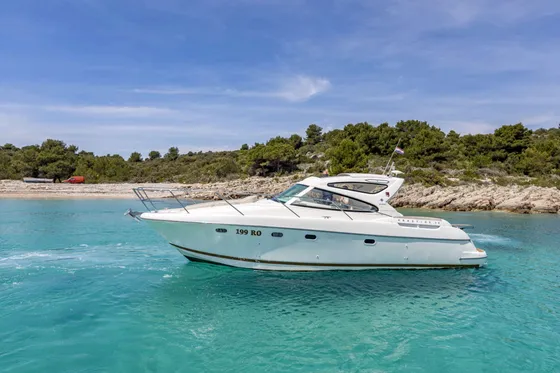 Prestige 34 motor yacht charter in Split - photo 04