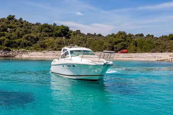 Prestige 34 motor yacht charter in Split - photo 06