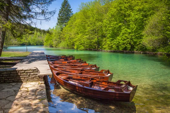 plitvice-lakes-travertine-waterfalls-boardwalk-aerial.jpg