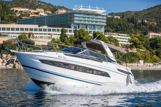 Jeanneau Leader 30 executive speedboat in Dubrovnik - photo 02