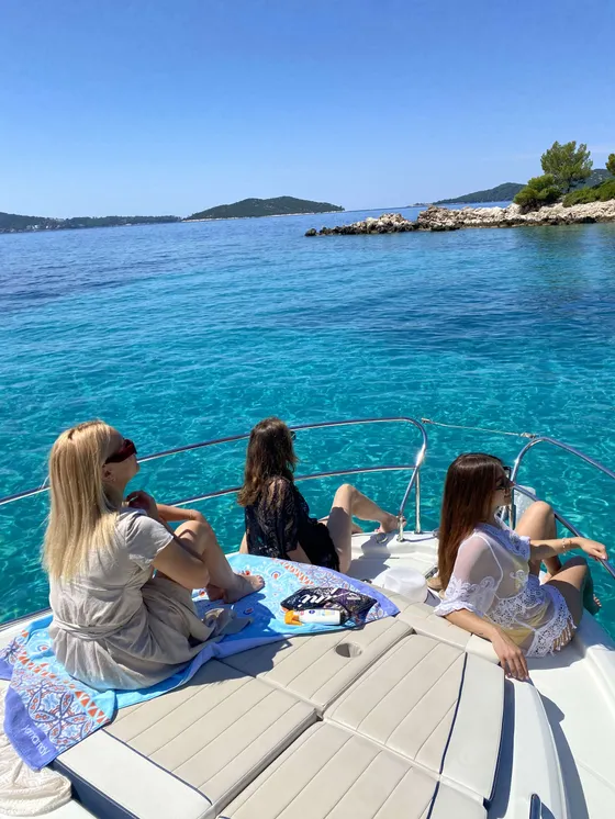 Jeanneau Leader 30 executive speedboat in Dubrovnik - photo 05