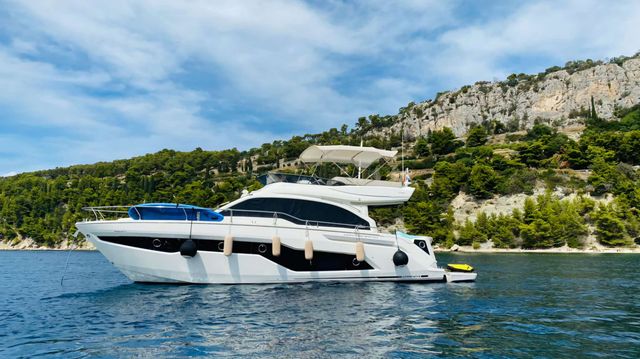 Cranchi executive yacht charter in Dubrovnik, Croatia. Book your luxury yacht tour today!