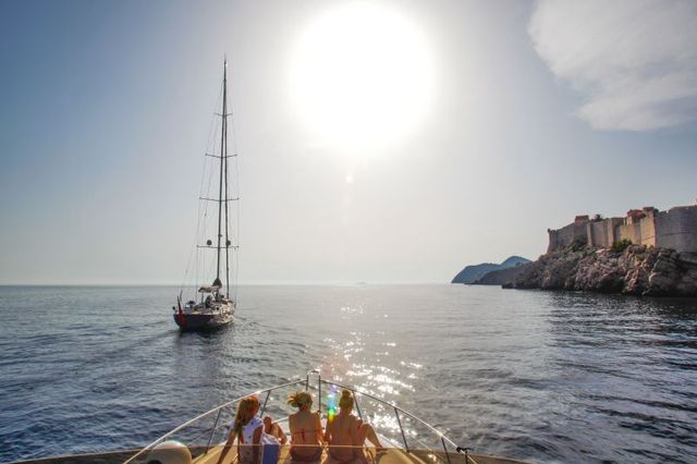 Dubrovnik boat cruise with Tendo Luxury Travel. Book your unforgettable Private Boat Tour adventure today! 