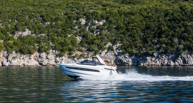 Jeanneau Leader 30 Outboard
