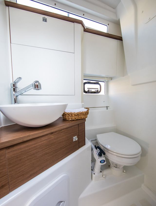 Jeanneau Leader 30 Outboard