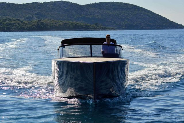 Dubrovnik boat charter. Bespoke excursions with Tendo Luxury Travel