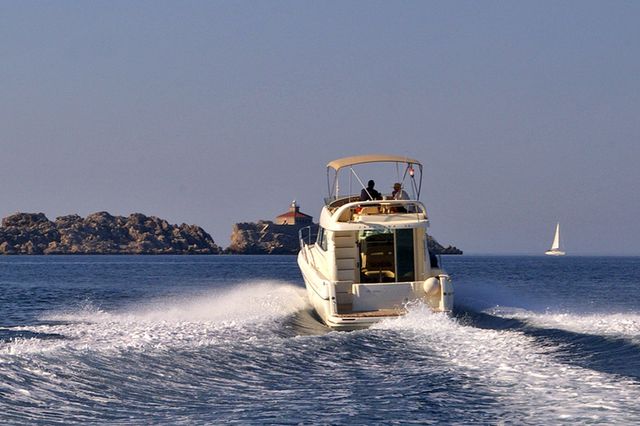 Luxury yacht charter from Dubrovnik. Croatian island hopping.