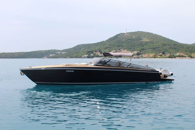 Dubrovnik boat charter: style, comfort & adventure. ITAMA 45