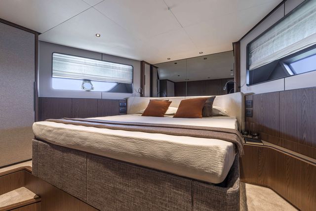 Ferretti yacht charter Durovnik 2025