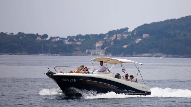Private boat charter Dubrovnik. Tailor-made excursions CC 7.5 WA