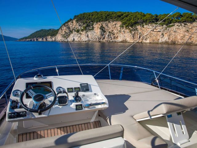 Prestige Yachts 460