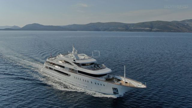 The brand new 52-foot custom-made M/Y Anthea