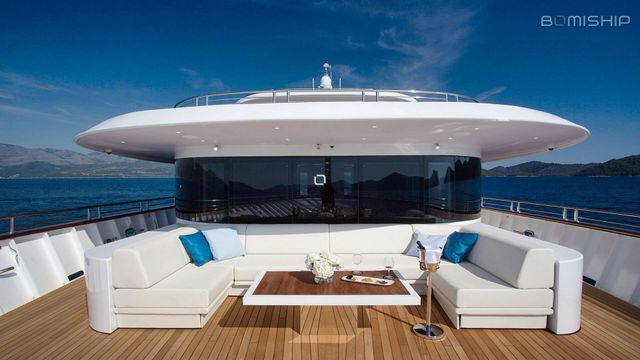 The brand new 52-foot custom-made M/Y Anthea