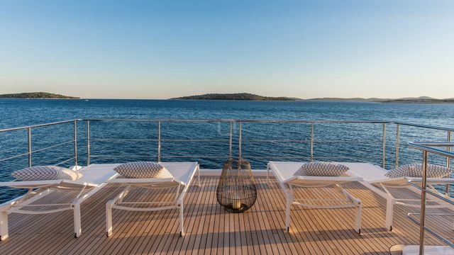 Luxury yacht with 5 cabins, fold-out balcony - M/Y DAWO