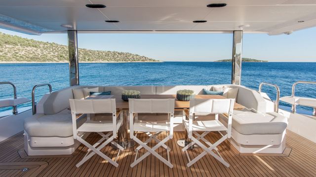 Luxury yacht with 5 cabins, fold-out balcony - M/Y DAWO