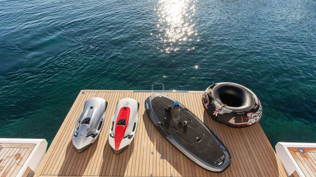 Luxury yacht with 5 cabins, fold-out balcony - M/Y DAWO