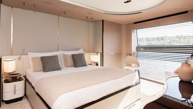 Luxury yacht with 5 cabins, fold-out balcony - M/Y DAWO