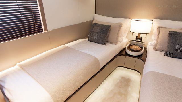 Luxury yacht with 5 cabins, fold-out balcony - M/Y DAWO