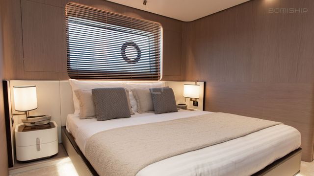 Azimut luxury yacht M/Y Dawo - 5 cabins, master, 2 VIP and 2 guest