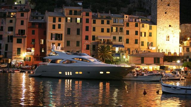 Luxury crewed yacht Evo Marine 760 charter in Croatia