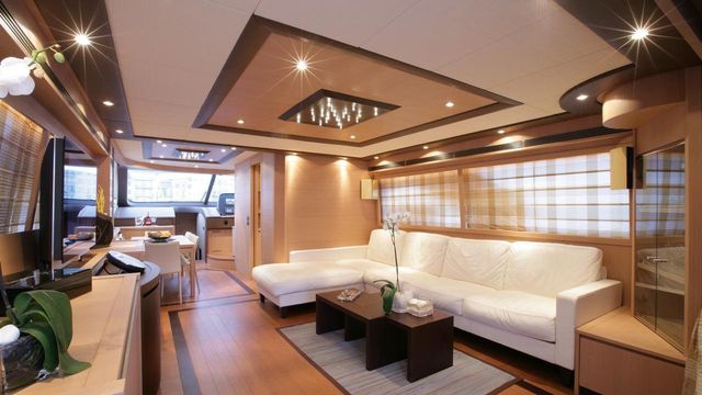 Luxury crewed yacht Evo Marine 760 charter in Croatia