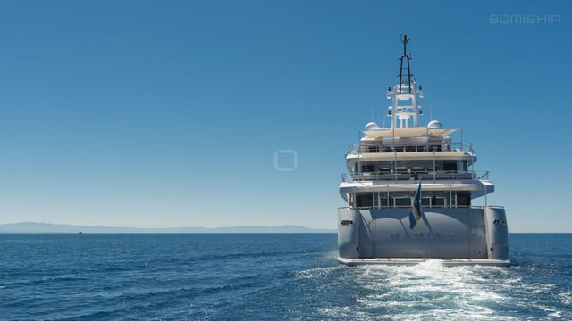 Seven-star experience, this yacht is ideal for up to 12 pax